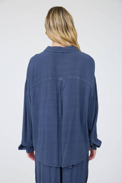 CRINKLE PLISSE COLLARED LONG SLEEVE BUTTON DOWN