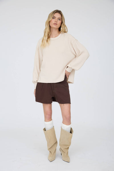 TEXTURED EXPOSED SEAM LONG EXTENDED SLEEVE KNIT TOP
