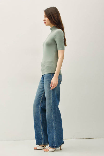 SHORT SLEEVE MOCKNECK KNIT TOP