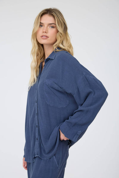 CRINKLE PLISSE COLLARED LONG SLEEVE BUTTON DOWN