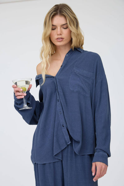 CRINKLE PLISSE COLLARED LONG SLEEVE BUTTON DOWN