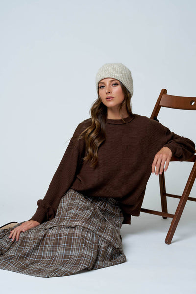 TEXTURED EXPOSED SEAM LONG EXTENDED SLEEVE KNIT TOP
