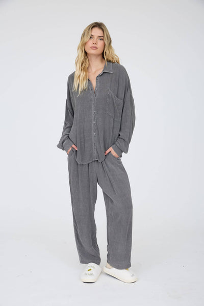 CRINKLE PLISSE COLLARED LONG SLEEVE BUTTON DOWN
