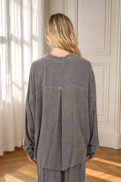 CRINKLE PLISSE COLLARED LONG SLEEVE BUTTON DOWN
