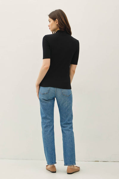 SHORT SLEEVE MOCKNECK KNIT TOP