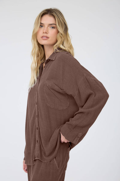 CRINKLE PLISSE COLLARED LONG SLEEVE BUTTON DOWN