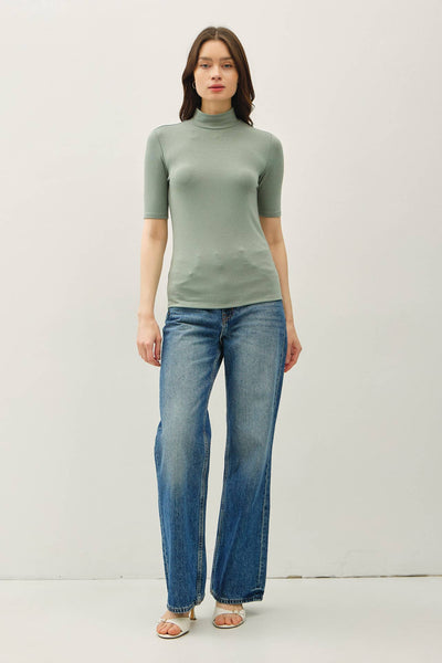 SHORT SLEEVE MOCKNECK KNIT TOP