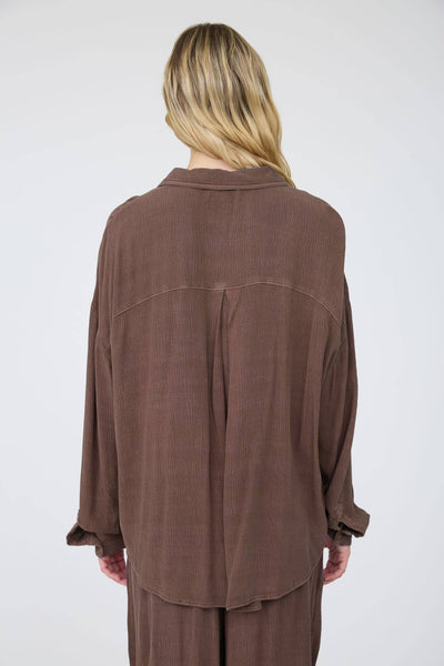 CRINKLE PLISSE COLLARED LONG SLEEVE BUTTON DOWN